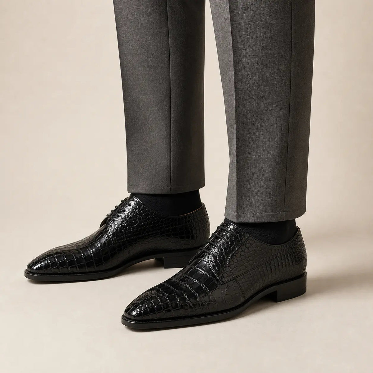 Black Plain-Toe Derby Shoes with Scale-Pattern Texture
