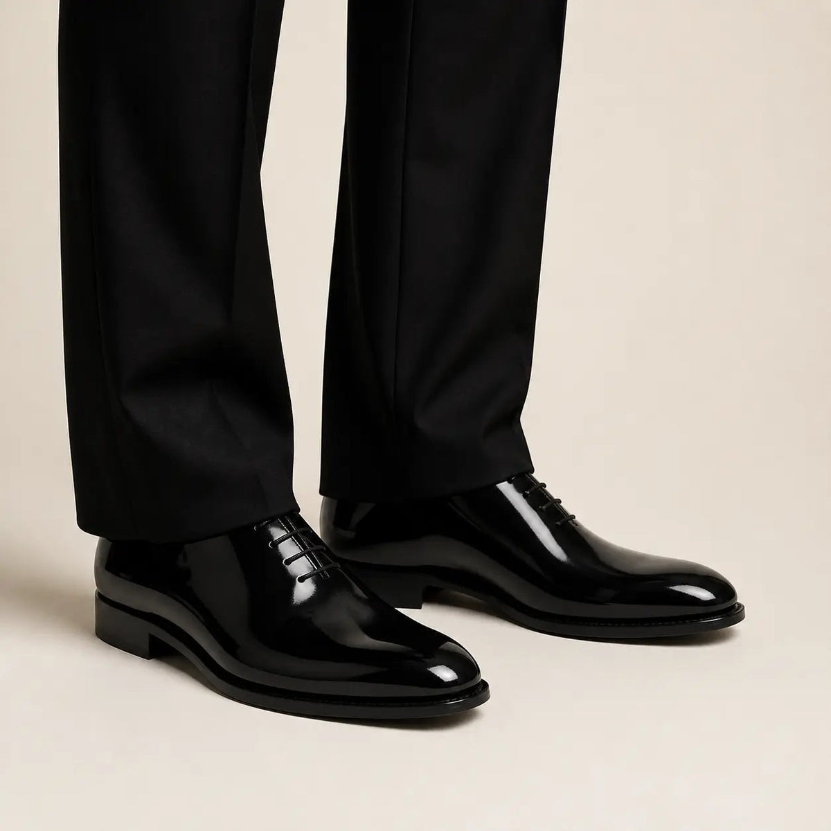 Black Plain-Toe Oxford Shoes with High-Gloss Finish