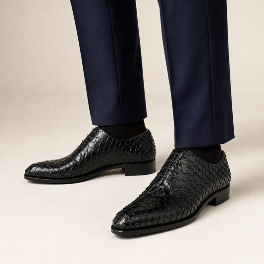 Black Plain-Toe Oxford Shoes with Scale-Pattern Texture