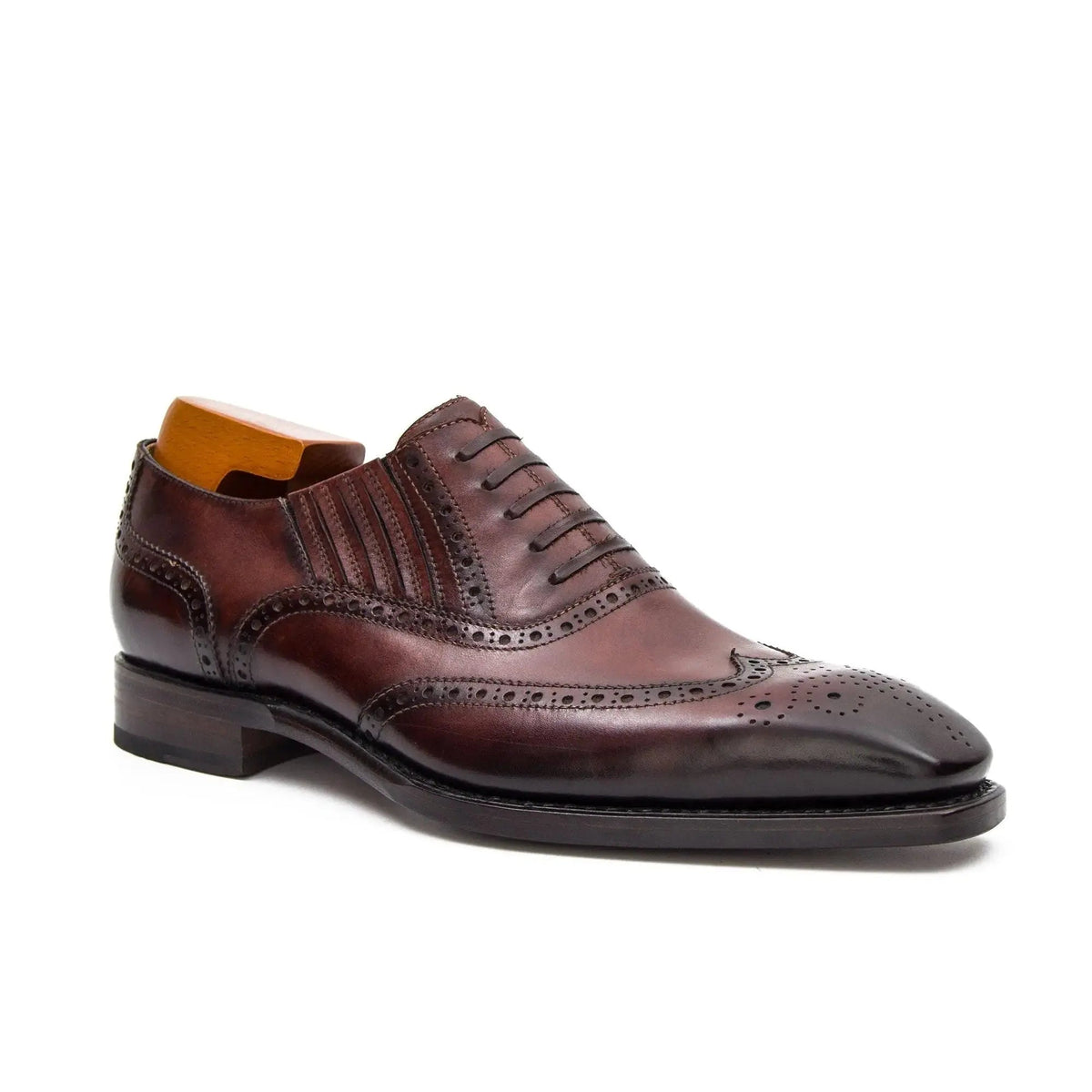 Reddish Brown Wingtip Oxford Shoes with Ribbed Panels
