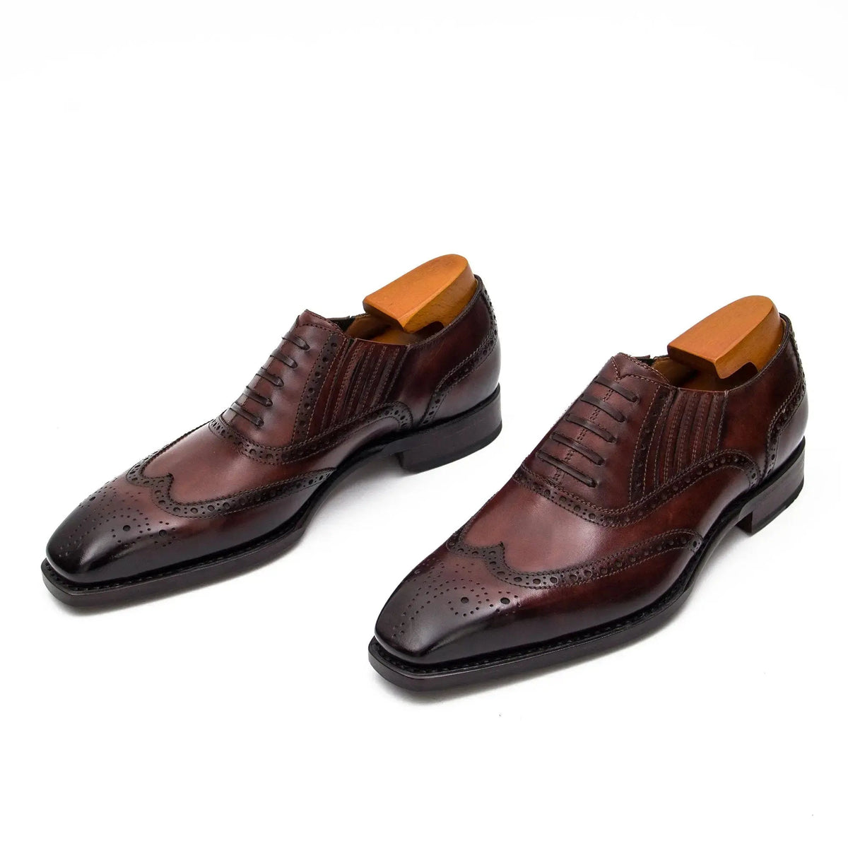 Reddish Brown Wingtip Oxford Shoes with Ribbed Panels