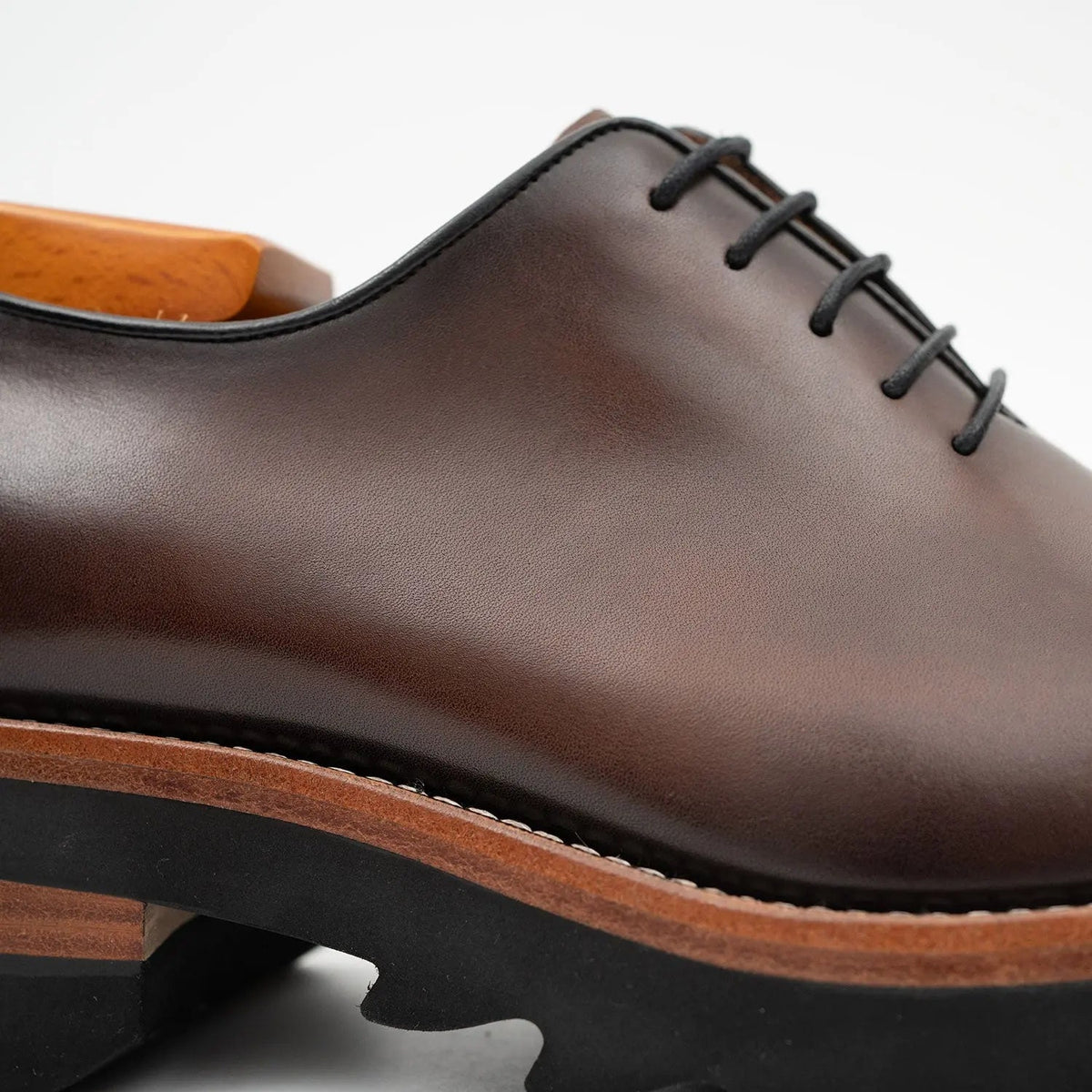 Coffee Plain-Toe Oxford Shoes with Coffee-Band Lug Sole
