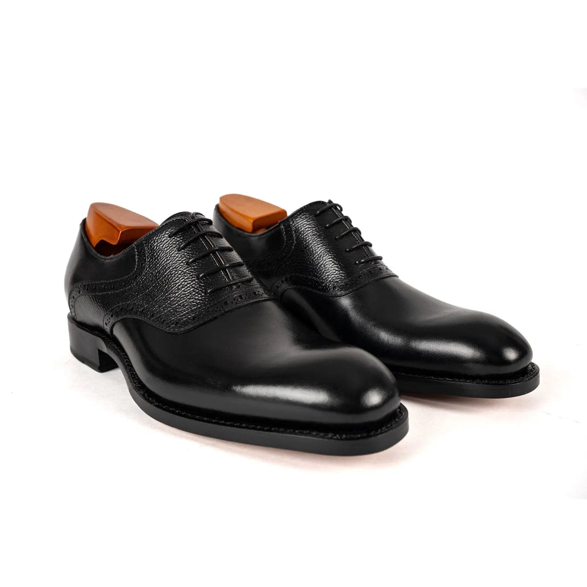Black Plain-Toe Oxford Shoes with Textured Panels