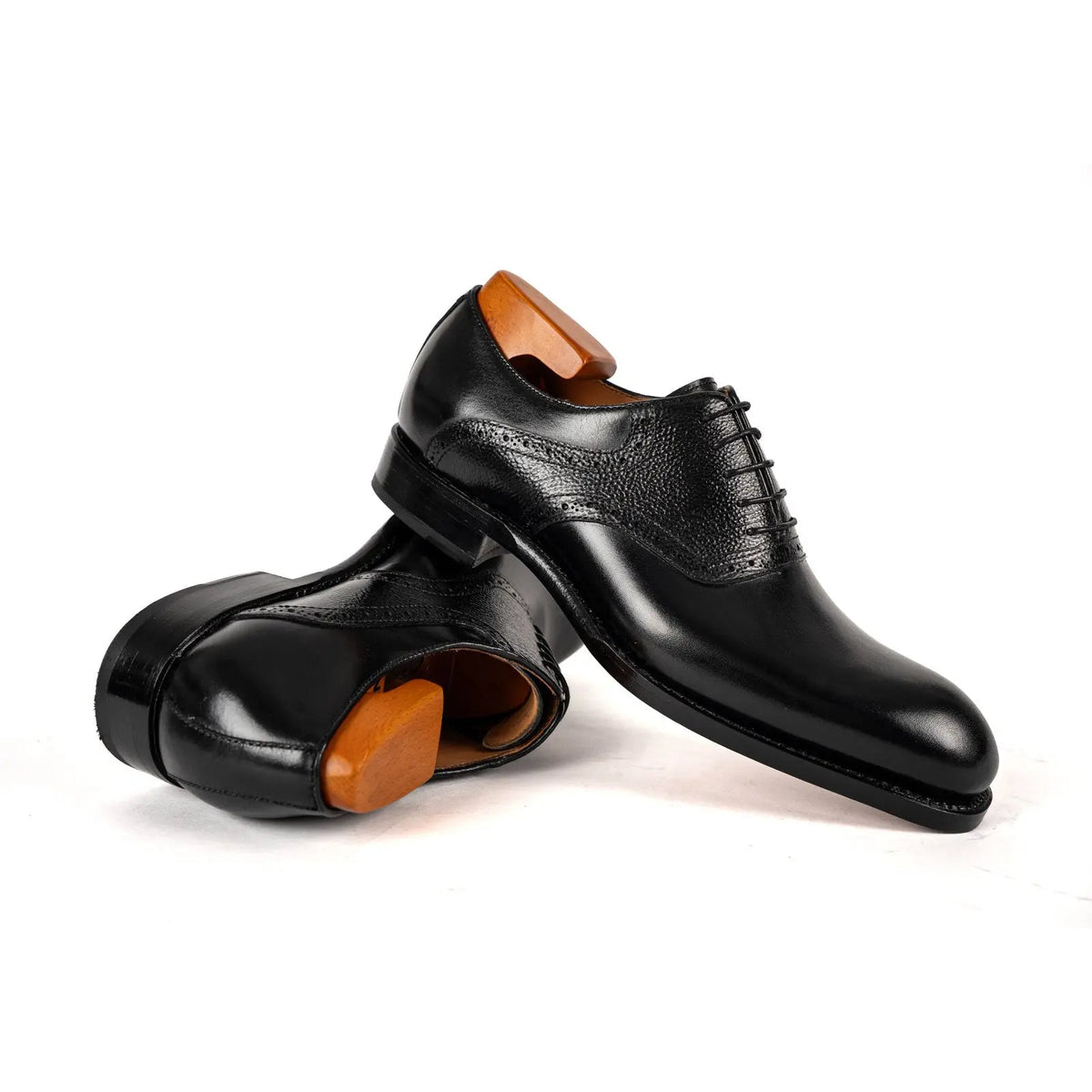 Black Plain-Toe Oxford Shoes with Textured Panels