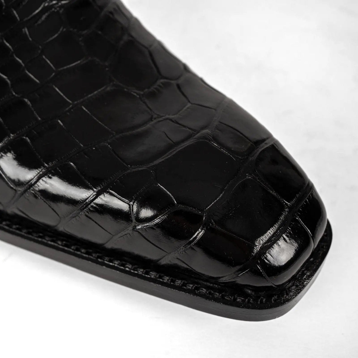 Black Square-Toe Single Monk Shoes with Scale Texture