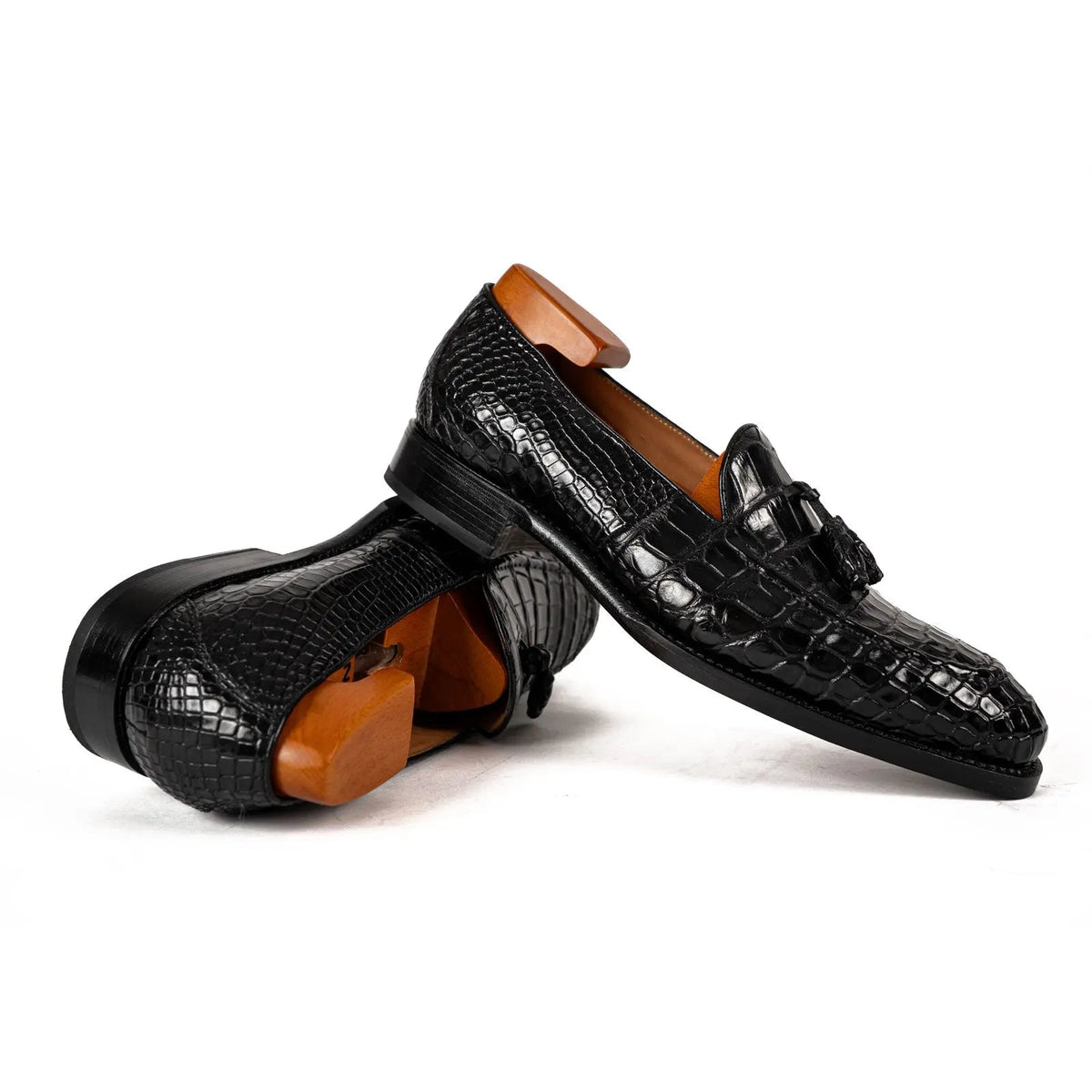 Black Scale-Pattern Tassel Loafers with Apron Toe