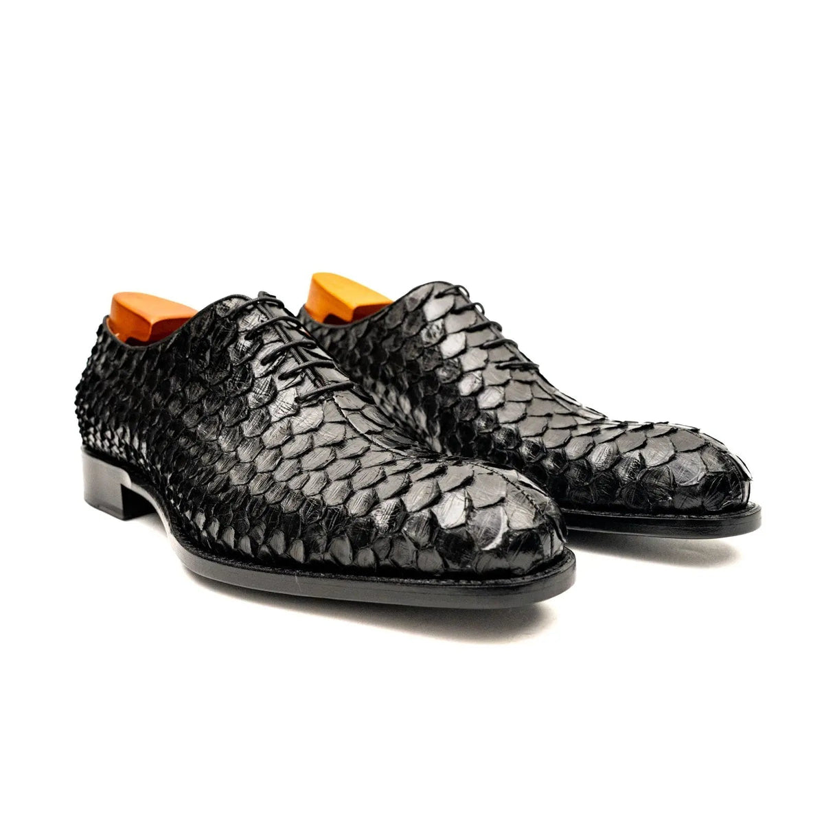 Black Plain-Toe Oxford Shoes with Scale-Pattern Texture