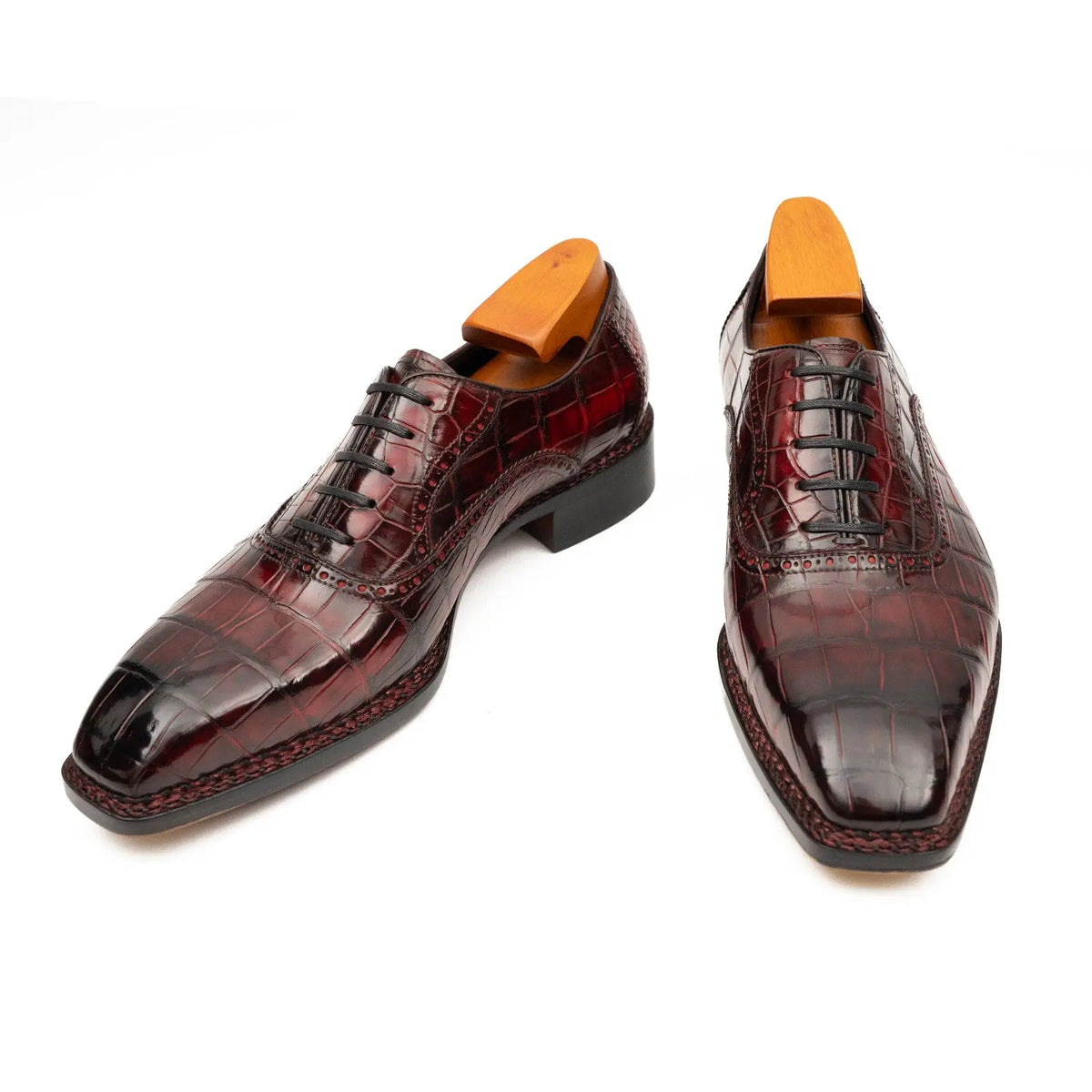 Burgundy Textured Oxford Shoe with Tapered Squared Toe