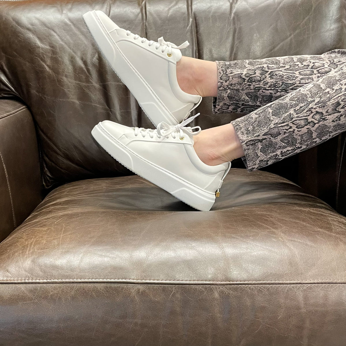 Women's Traviata - White