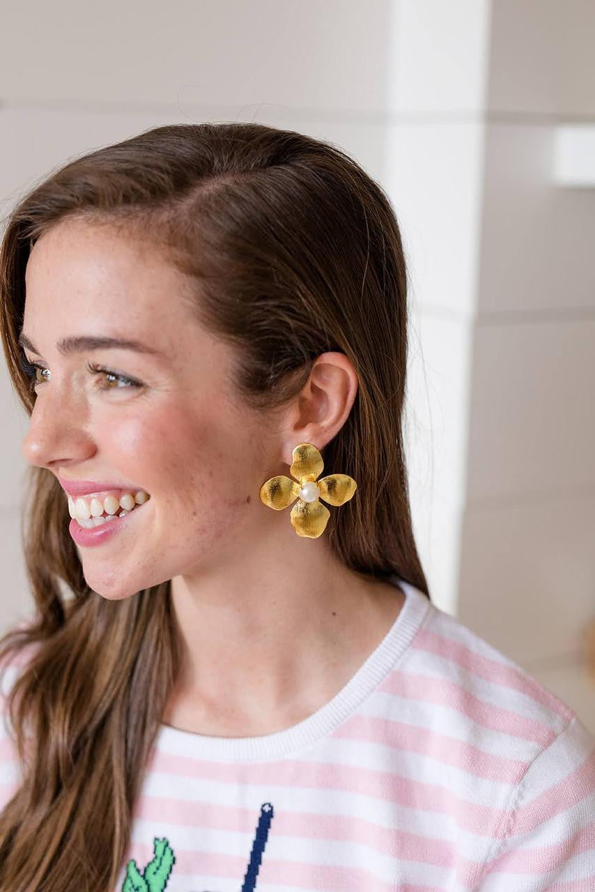 Maggie Earrings - Pearl